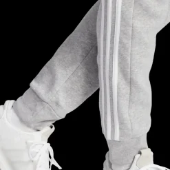 Essentials Fleece 3-Stripes Tapered Cuff Joggers, joggingbyxor, herr - Fritidsbyxor - Essentials Fleece 3-Stripes Tapered Cuff Joggers, joggingbyxor, herr