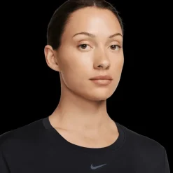 One Fitted Dri-FIT Short Sleeve Top, t-shirt, dam - Tränings-T-Shirt - One Fitted Dri-FIT Short Sleeve Top, t-shirt, dam