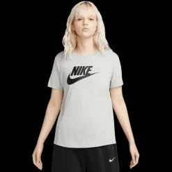 Sportswear Essential Icon Futura Tee, t-shirt dam - Fritids-T-Shirt - Sportswear Essential Icon Futura Tee, t-shirt dam