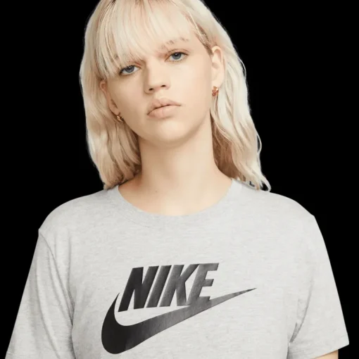 Sportswear Essential Icon Futura Tee, t-shirt dam - Fritids-T-Shirt - Sportswear Essential Icon Futura Tee, t-shirt dam